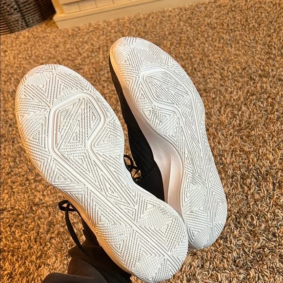 Nike Zoom Hyper Speed Court Volleyball Shoes - Picture 10 of 13